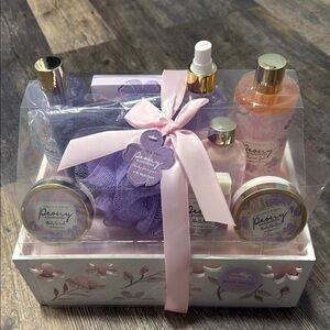 Bath & Body Gift Set - Pink and Purple